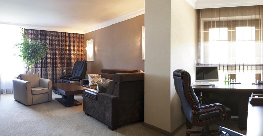 M Hotel 소스노비크 외부 사진