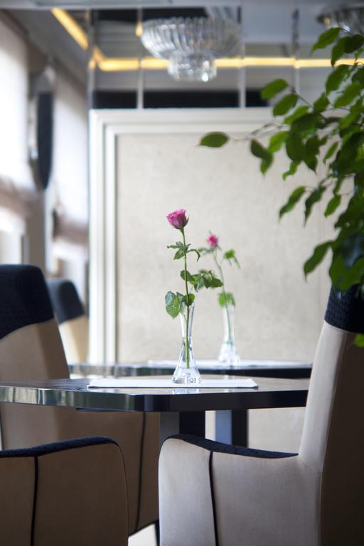 M Hotel 소스노비크 외부 사진