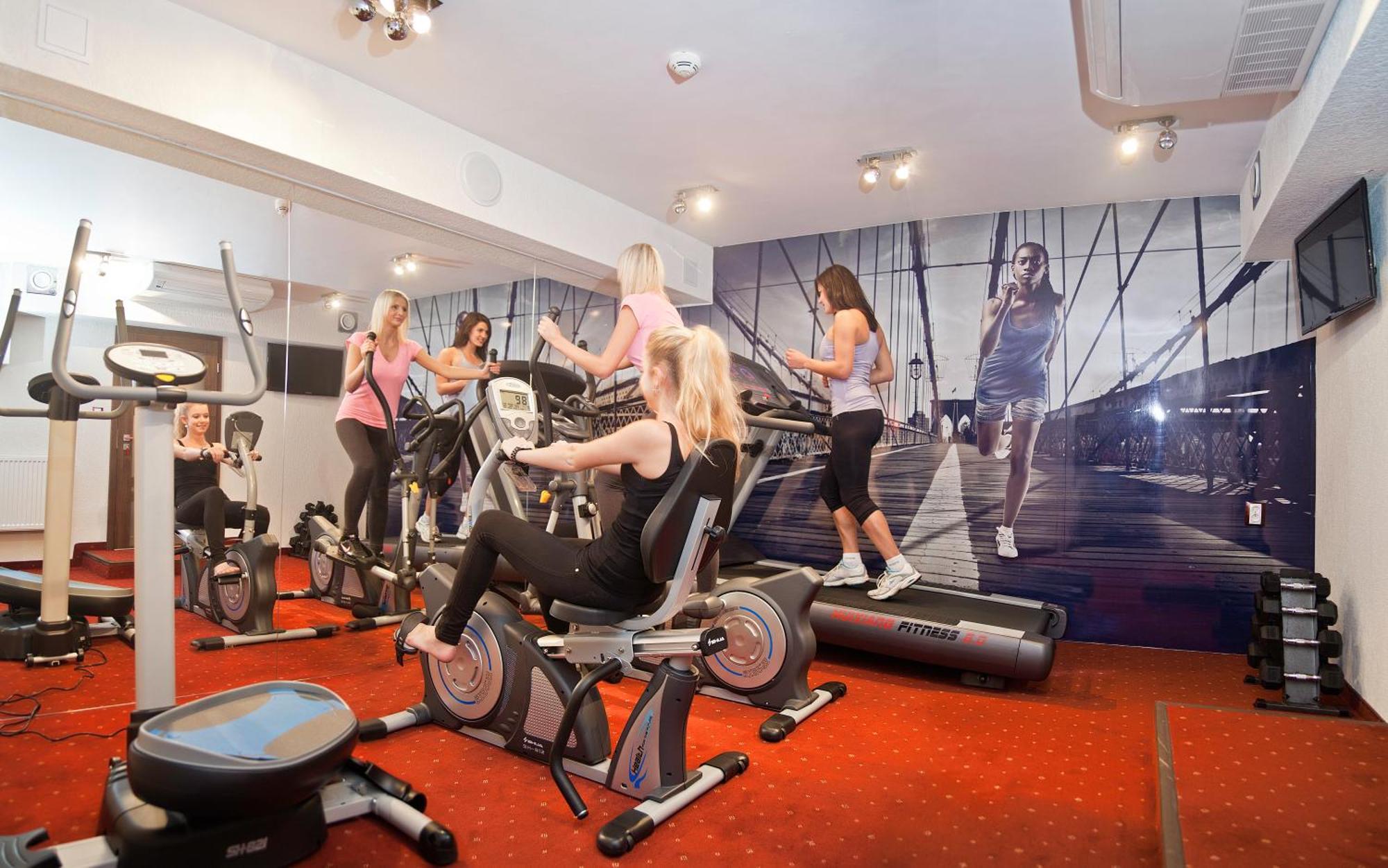 M Hotel 소스노비크 외부 사진