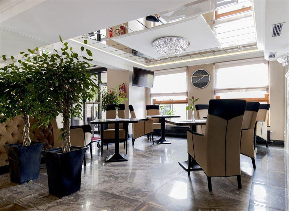 M Hotel 소스노비크 외부 사진