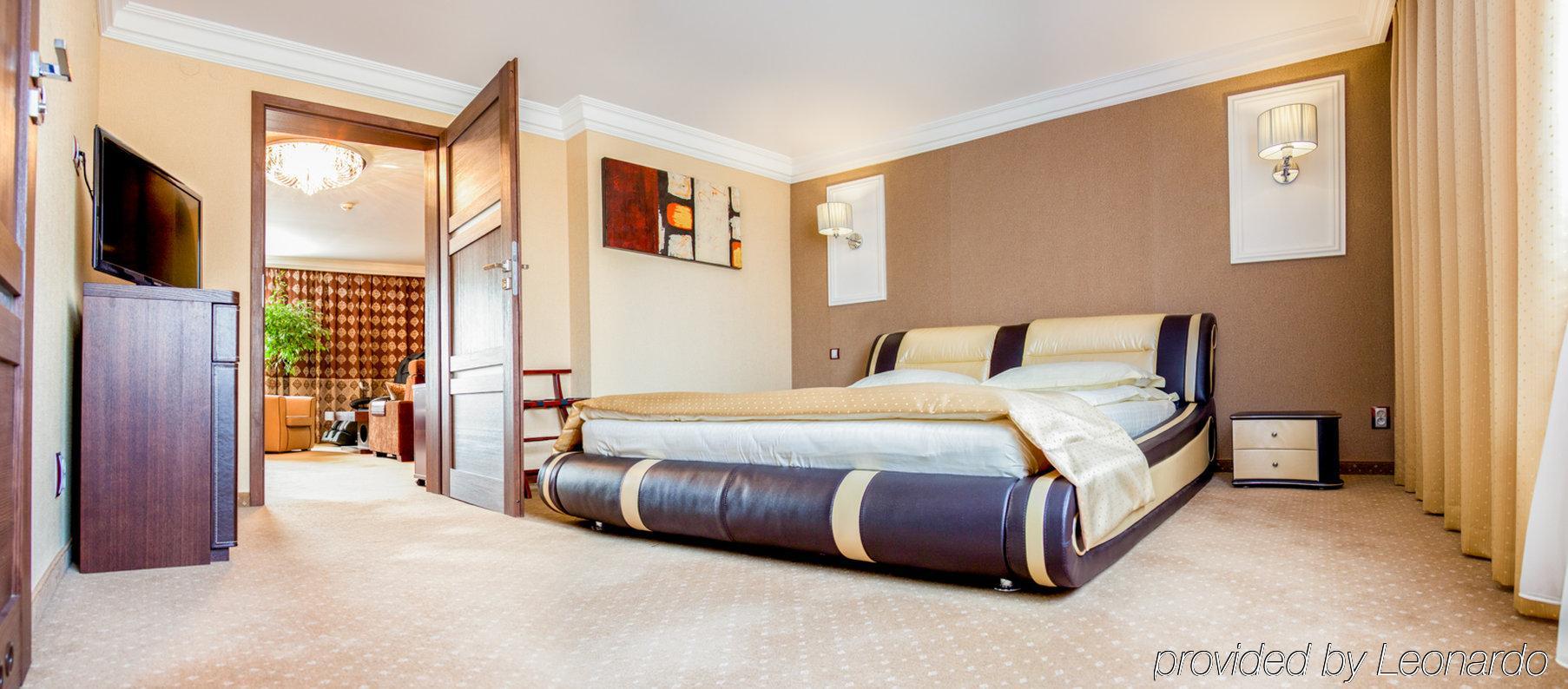 M Hotel 소스노비크 외부 사진