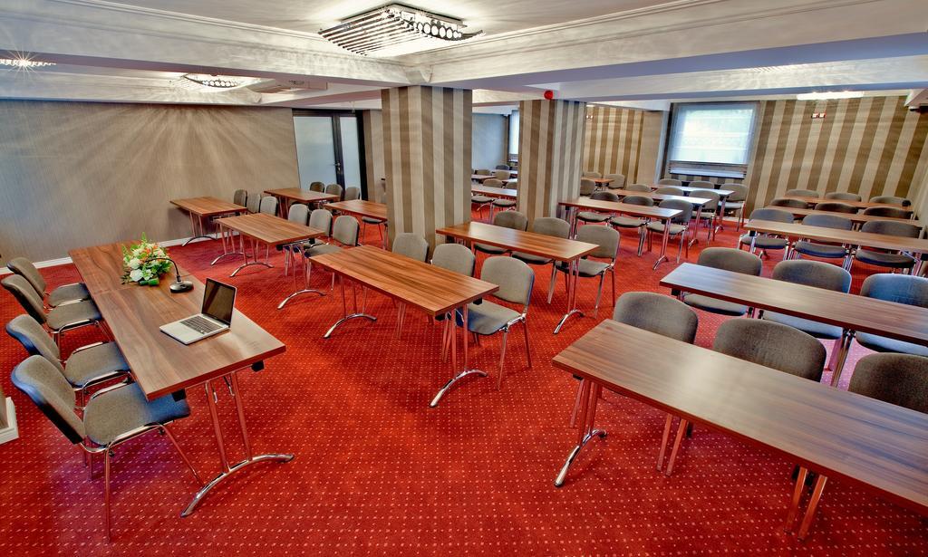 M Hotel 소스노비크 외부 사진