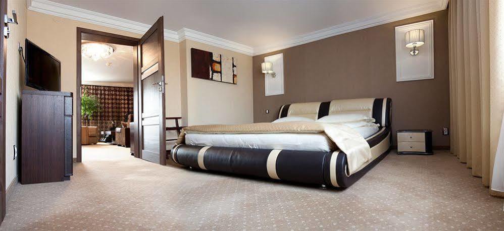 M Hotel 소스노비크 외부 사진