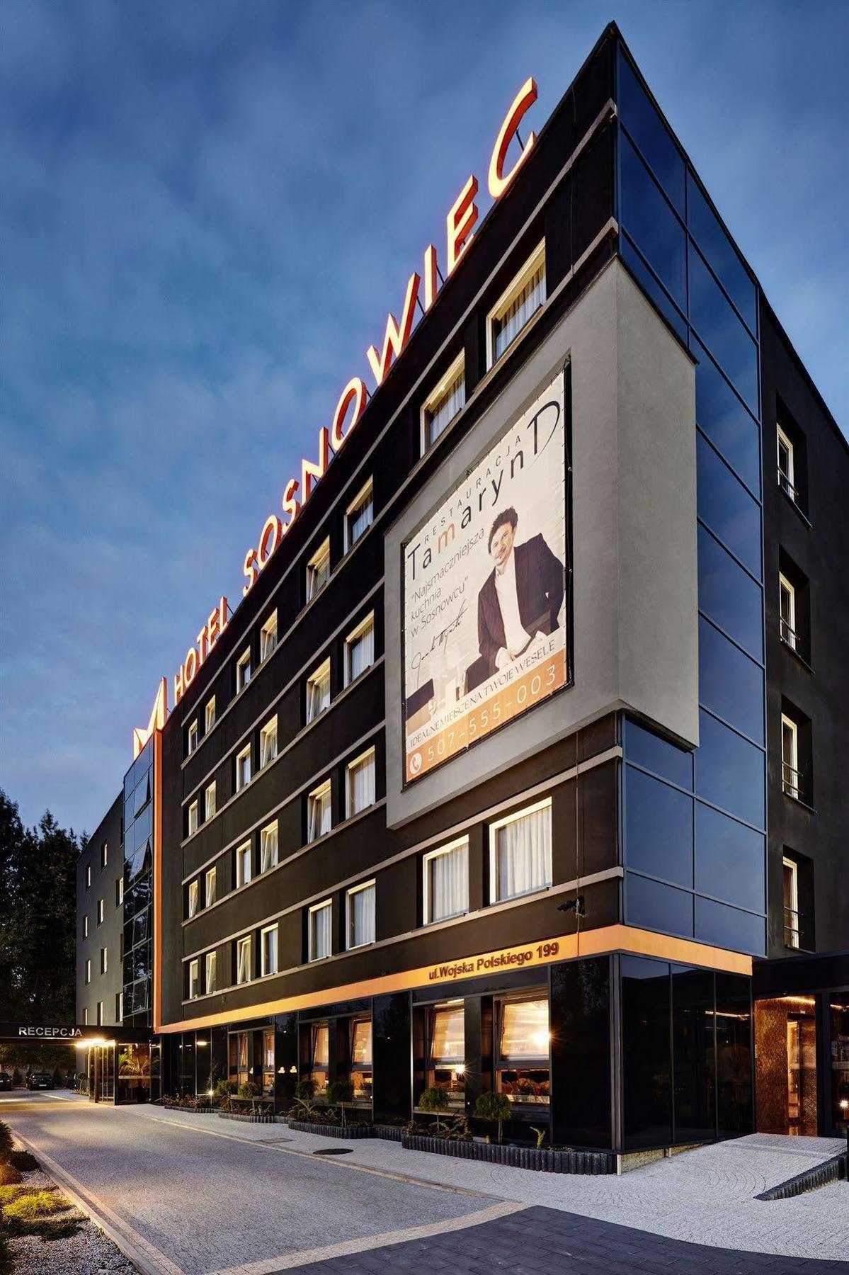 M Hotel 소스노비크 외부 사진