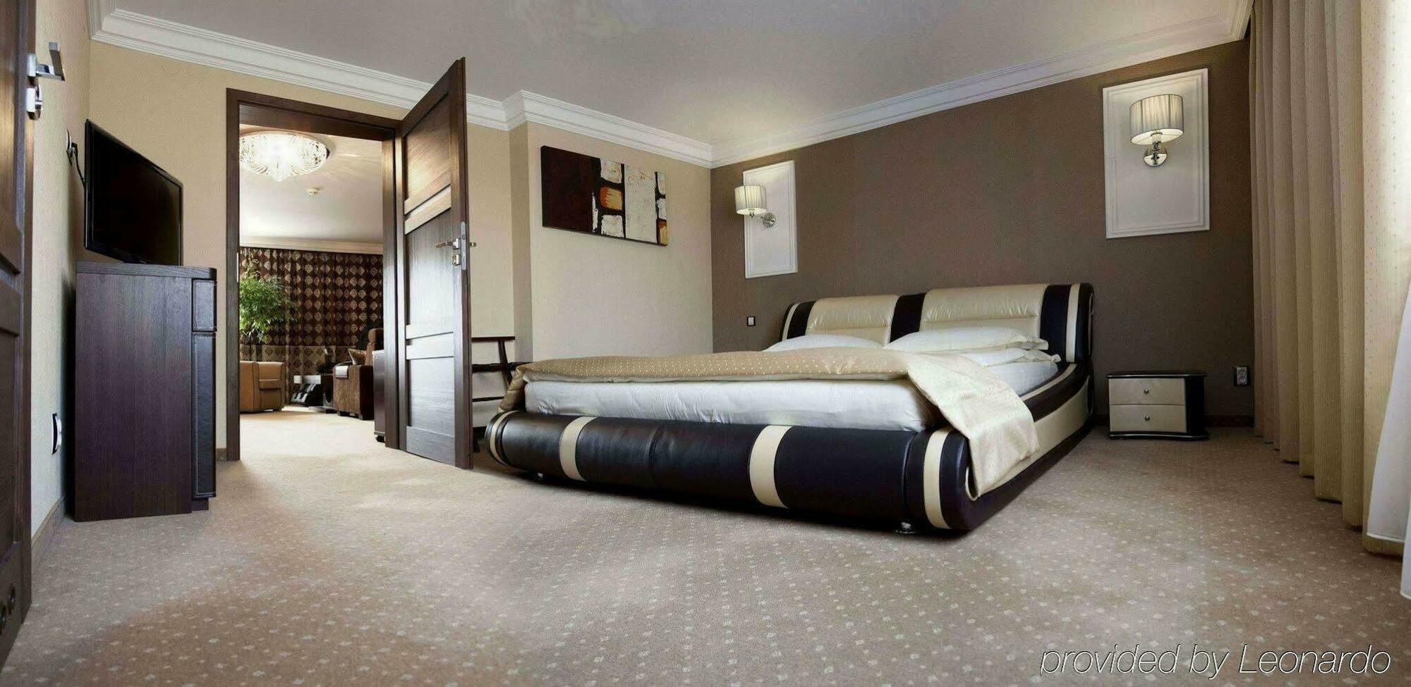 M Hotel 소스노비크 외부 사진